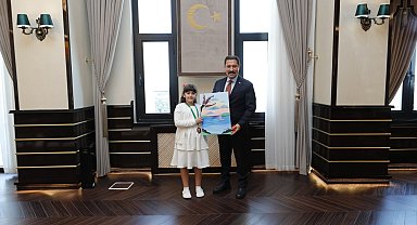 Şehit polisin 9 yaşındaki kızı, Uluslararası İngilizce Olimpiyatı'nda dünya 3'üncüsü oldu