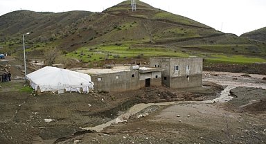 Siirt'te sağanak sele neden oldu; 35 küçükbaş öldü
