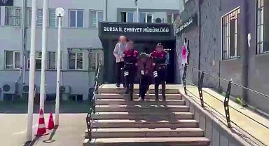 Sokakta tartıştığı kadını, canlı yayında bıçakla kulağından yaraladı