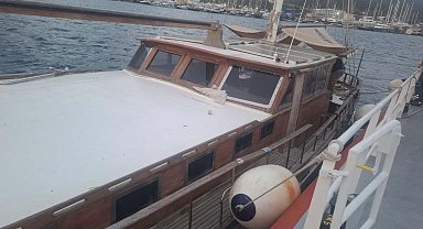 Su alan içinde 3 kişinin bulunduğu tekne, kurtarıldı