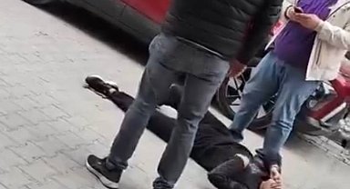 Sultangazi'de mesajla tehdit ettikleri kişiye silahlı saldırı düzenleyen şüpheliler kaçtı