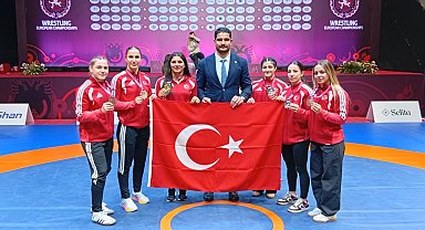 Taha Akgül: Kadınlarımız bizim başımızın tacı, onlar bizim her şeyimiz Fotoğraf eklendi