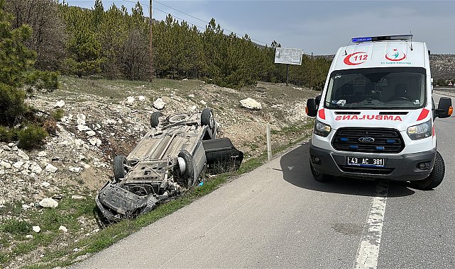 Takla atan otomobilde 2'si çocuk 4 kişi yaralandı