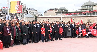 Taksim'de 23 Nisan Ulusal Egemenlik ve Çocuk Bayramı töreni