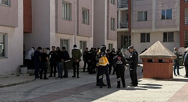 Teğmen evinde ölü bulundu