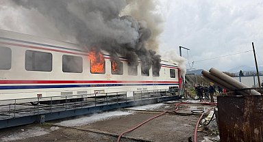 Tesiste üretilen vagon yandı