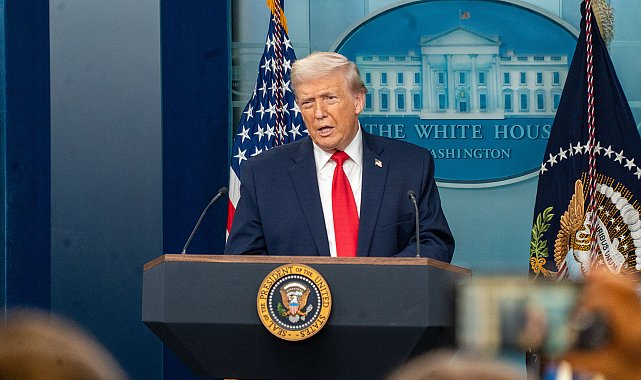 Trump: 34 gemi Hürmüz Boğazı'ndan geçti