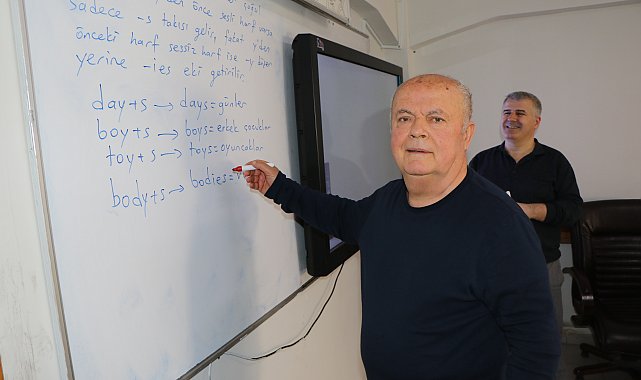 Türkçe bilmeyen torunu için 74 yaşında İngilizce öğrenmeye başladı
