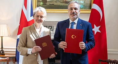 Türkiye İngiltere arasında Stratejik Ortaklık Çerçeve Belgesi imzalandı