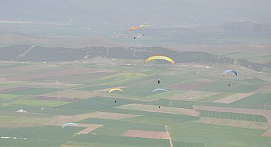 Türkiye Yamaç Paraşütü Hedef Yarışması Gaziantep 2026 başladı