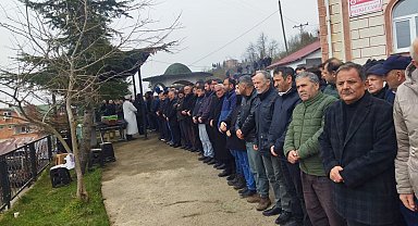 Uçurumdan yuvarlanan otomobilde ölen baba ve kız toprağa verildi