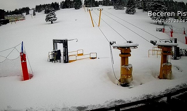Uludağ'da nisan ayında kar yağışı; kar kalınlığı 1 metre