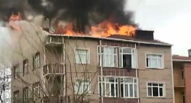 Ümraniye'de 3 katlı binanın çatısında çıkan yangın söndürüldü - 2 Geniş haber