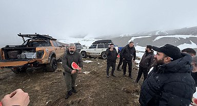 Van'da Off-Road tutkunları Erek Dağı eteklerindeki zorlu parkurları aştı