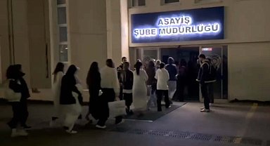 Yabancı uyruklu kadınları usulsüz çalıştıran eğlence mekanlarına operasyon: 29 gözaltı