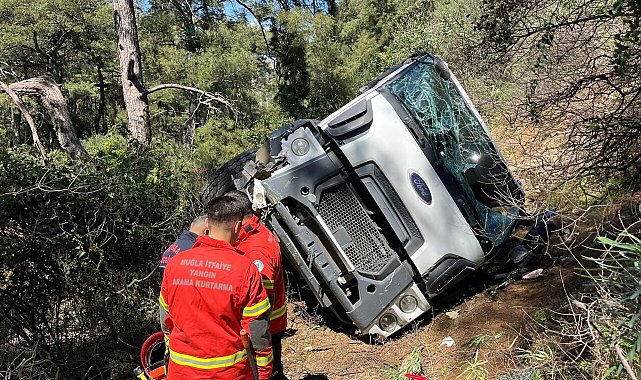 Yoldan çıkıp 15 metreden yuvarlanan beton mikserinin şoförü yaralandı