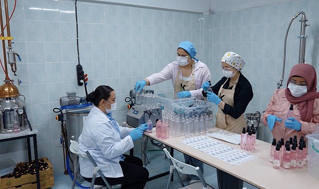 'Dijitalde Hayat Kolay' projesiyle desteklenen girişimci kadınlar dünyaya açıldı