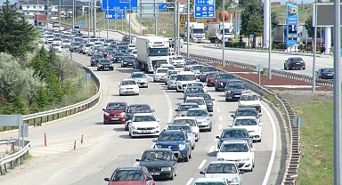 'Kilit kavşak' Kırıkkale'de bayram dönüşü trafiği