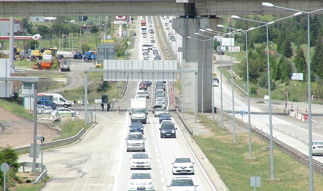 'Kilit kavşak' Kırıkkale'de bayram trafiği yoğunluğu
