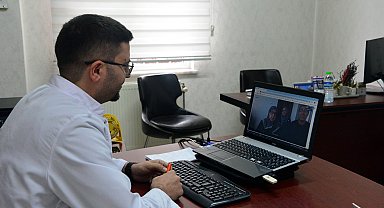 91 yaşındaki hasta, doktorla görüntülü görüşerek evinden muayene oldu