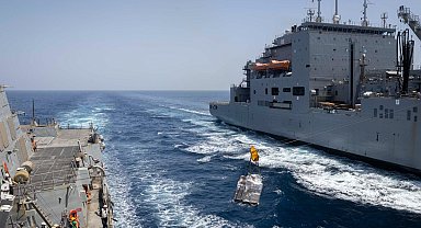 ABD Donanması Orta Doğu'daki gemilere ikmal yapıldığını açıkladı