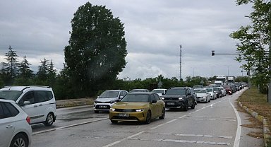 Afyonkarahisar-Antalya yolunda bayram yoğunluğu