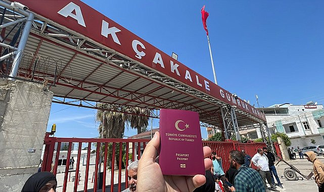 Akçakale Gümrük Kapısı'ndan 12 yıl sonra pasaportlu geçiş başladı