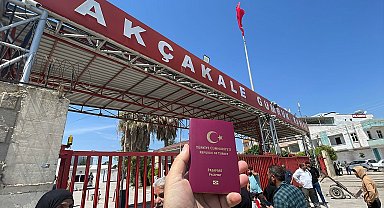 Akçakale Gümrük Kapısı'ndan 12 yıl sonra pasaportlu geçiş başladı