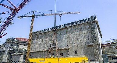 Akkuyu NGS'nin 3'üncü Güç Ünitesinin makine dairesine ana köprülü vinç yerleştirildi