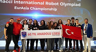 Akran eğitimiyle kurulan lise robotik takımı, Dünya Şampiyonası'nda