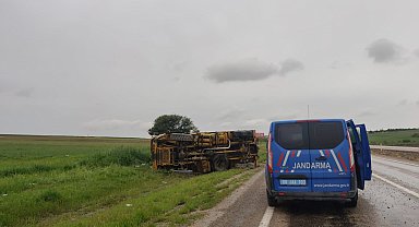 Aksaray'da askeri araç devrildi; 2 yaralı