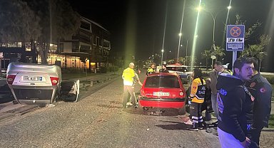 Alkollü sürücünün otomobili, park halindeki araca çarpıp takla attı; 1 yaralı