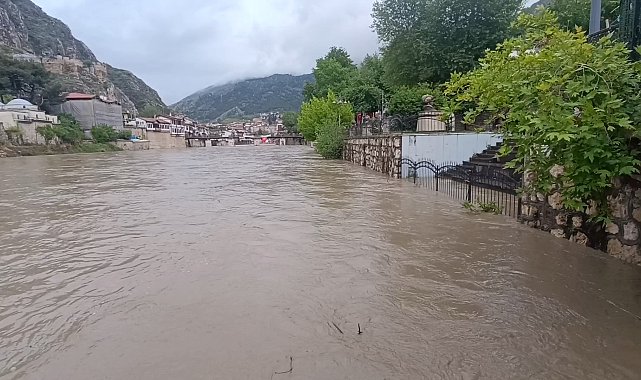 Amasya Valisi Bakan'dan Yeşilırmak uyarısı