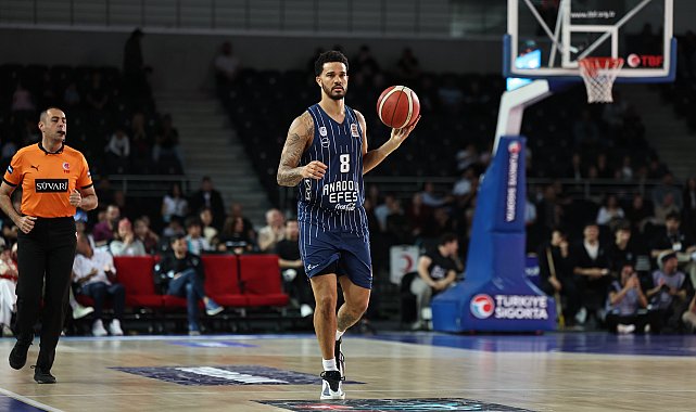 Anadolu Efes yarı finale yükseldi