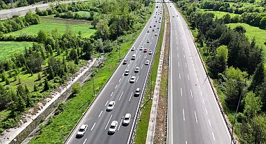 Anadolu Otoyolu'nun Bolu geçişinde trafik yoğunluğu