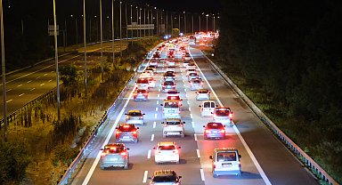 Anadolu Otoyolu'nun Düzce geçişinde trafik durma noktasına geldi
