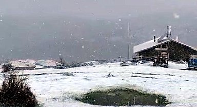 Ankara'da yüksek kesimlere kar yağdı