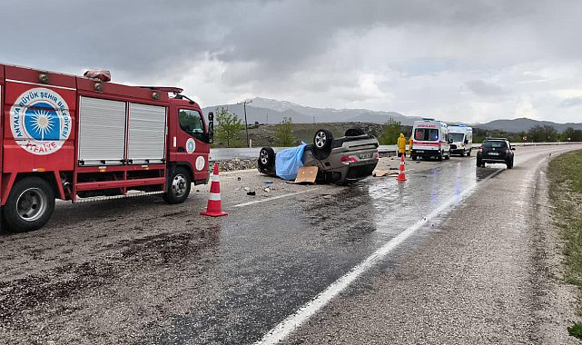 Antalya'da otomobil, takla attı; evli çift öldü, 2 yaralı