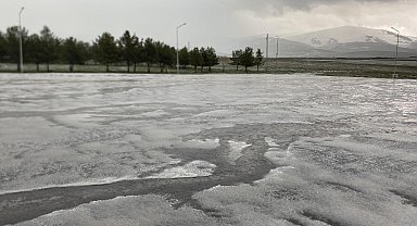 Ardahan'da dolu yağışı etkili oldu