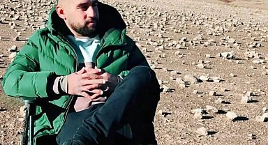 Arızalanan aracını kontrol etmek isterken otomobilin çarptığı amatör futbolcu öldü