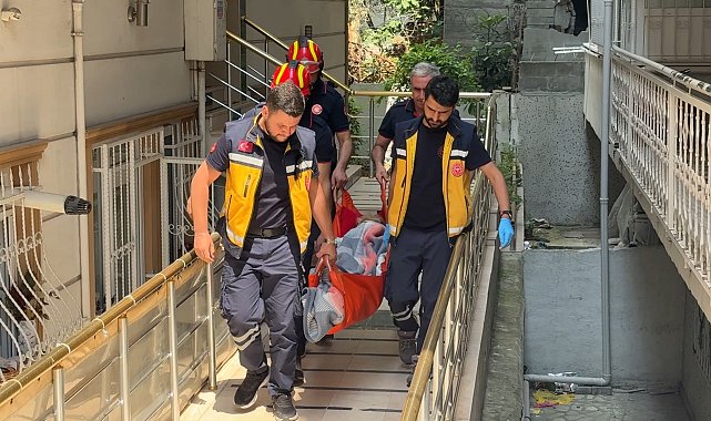 Avcılar'da evinde düşen 70 yaşındaki kadın sürünerek kapıya ulaştı, yardıma kızı ve ekipler koştu