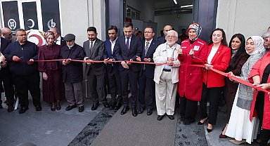 Bağcılar'da Kızılay'ın 5 bin kişi kapasiteli aşevi açıldı