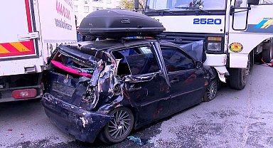 Bağcılar'da park halindeyken sürüklenen kamyon 8 araca çarptı; kaza kamerada