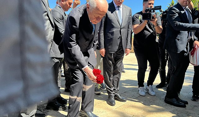 Bahçeli, Ülkücü Şehitler Anıtı'nı ziyaret etti
