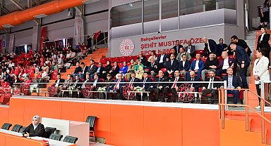 Bahçelievler'de 19 Mayıs coşkusu Eypio konseriyle yaşandı