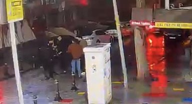 Bahçelievler'de kız arkadaşının doğum gününde çıkan kıskançlık kavgasında öldü; 3 kişi yaralandı