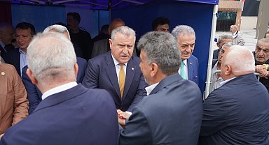 Bakan Bak, memleketi Rize'de geleneksel bayramlaşma törenine katıldı