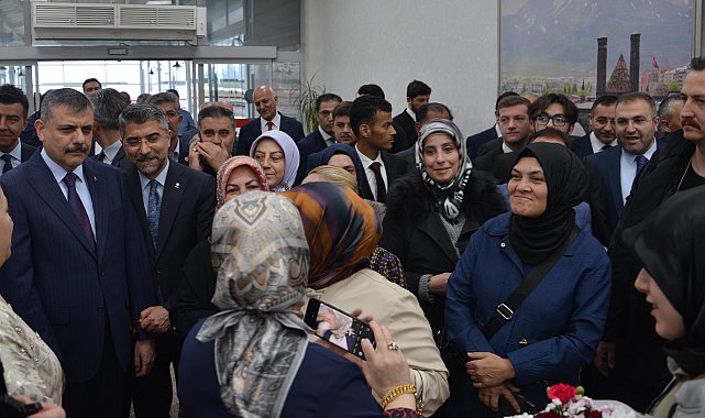 Bakan Çiftçi, Erzurum'da