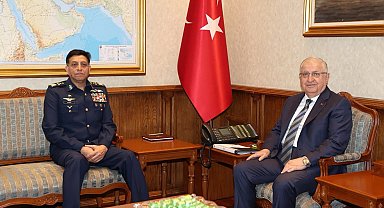 Bakan Güler, Pakistan Hava Kuvvetleri Komutanı Orgeneral Sidhu'yu kabul etti