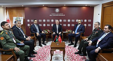 Bakanı Güler, Libya Ulusal Ordusu Genel Komutan Yardımcısı ve Libya Savunma Bakan Vekili ile görüştü